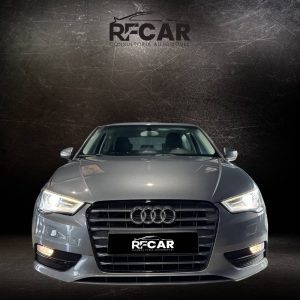 Carro escuro