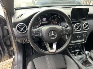 10254024313_omeustand_foto